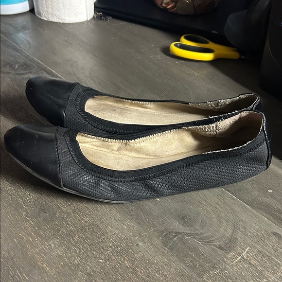Wear Ever Black Women's Cap Toe Ballet Flats - Picture 1 of 3
